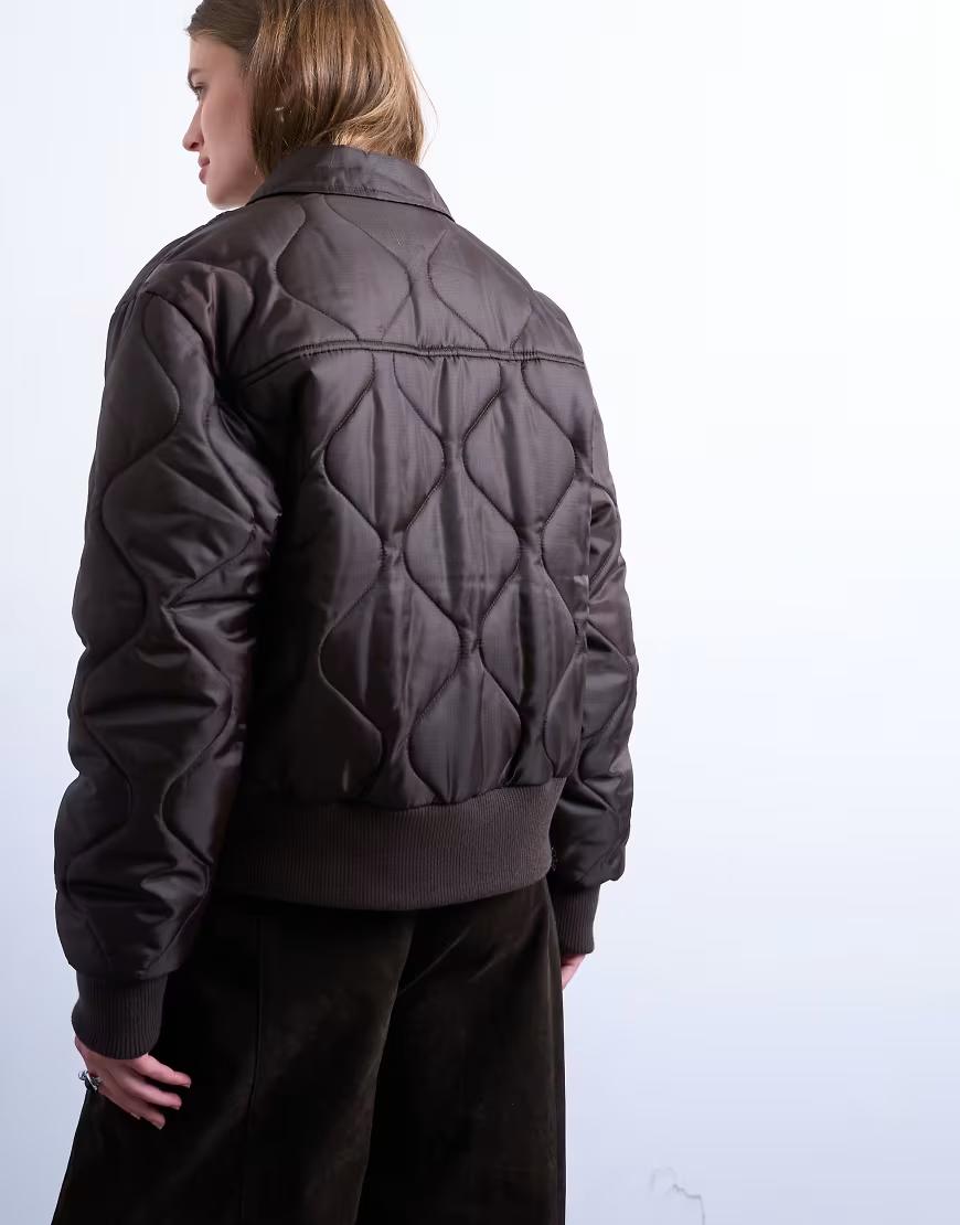 brązowa pikowana kurtka bomber