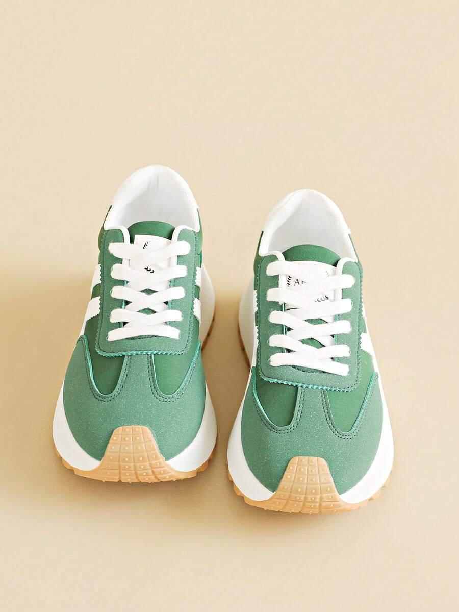 SZNUROWANE BUTY SPORTOWE KONTRAST