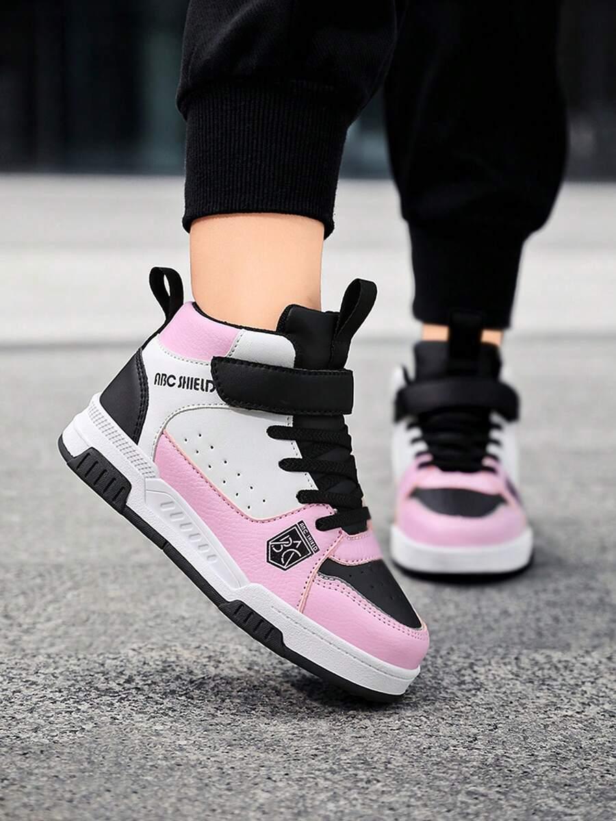 sznurowane buty sportowe 