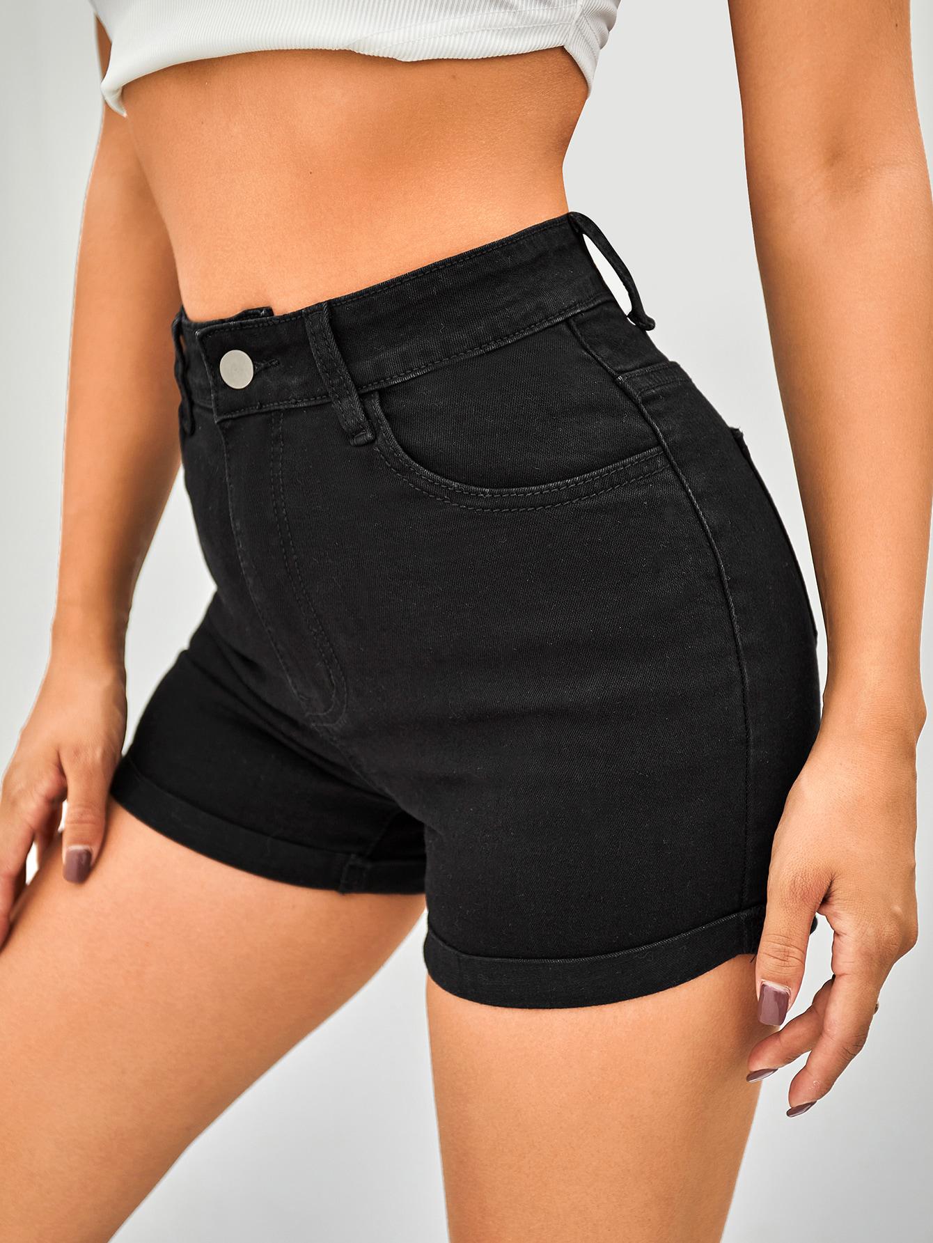 czarne spodenki jeans