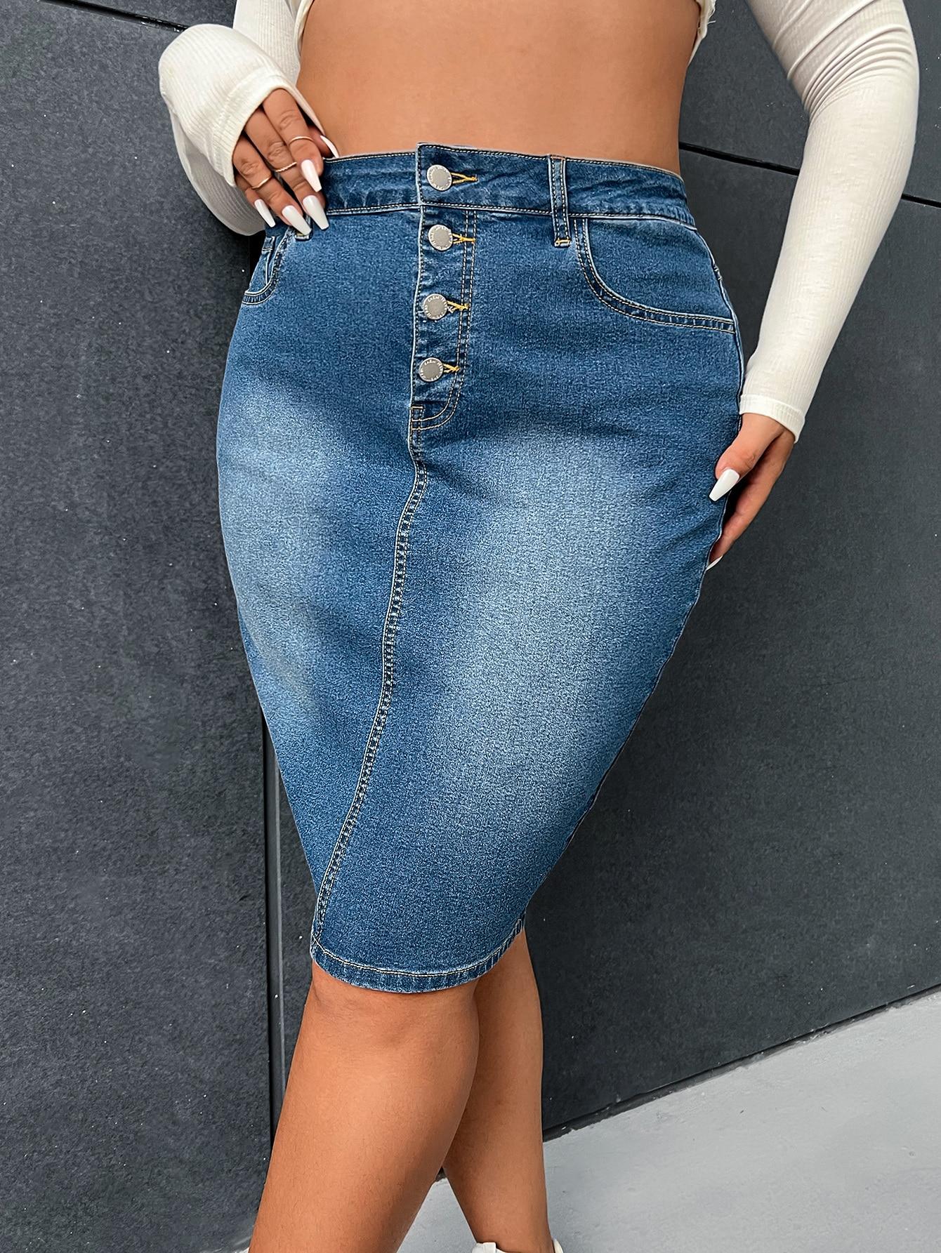 niebieska spódnica jeans