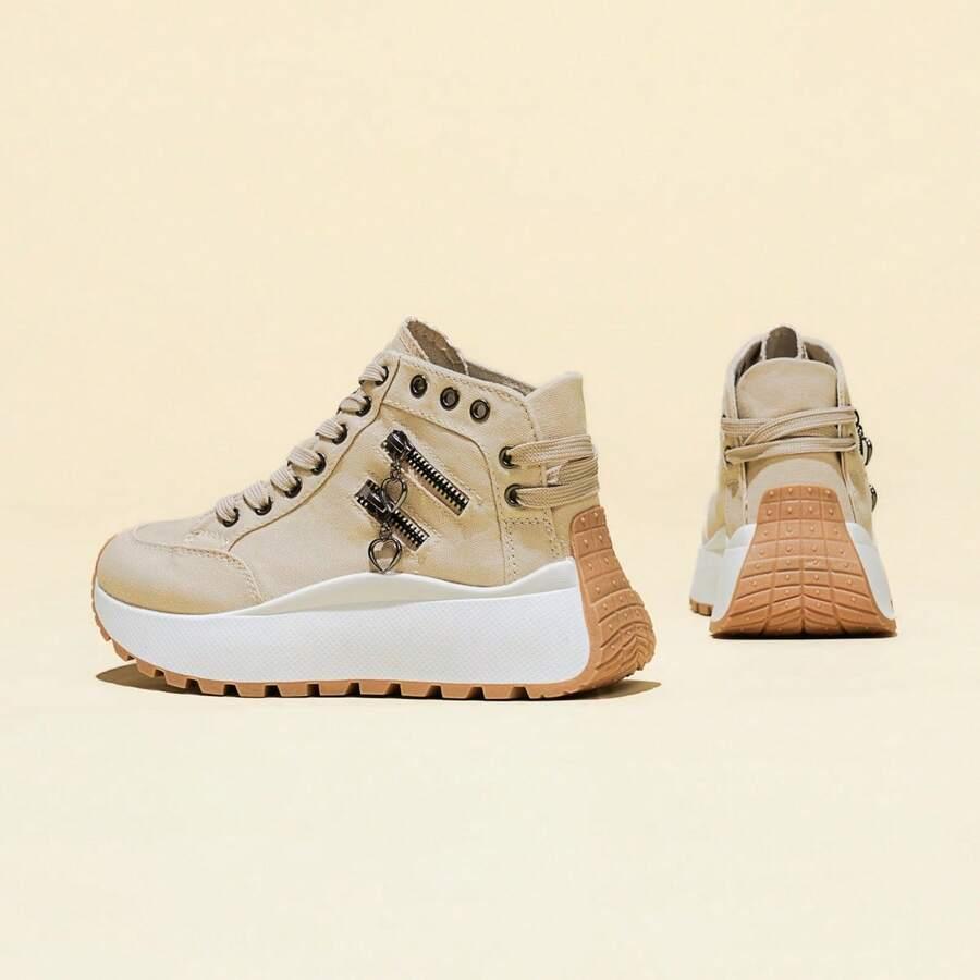 beżowe buty sportowe 
