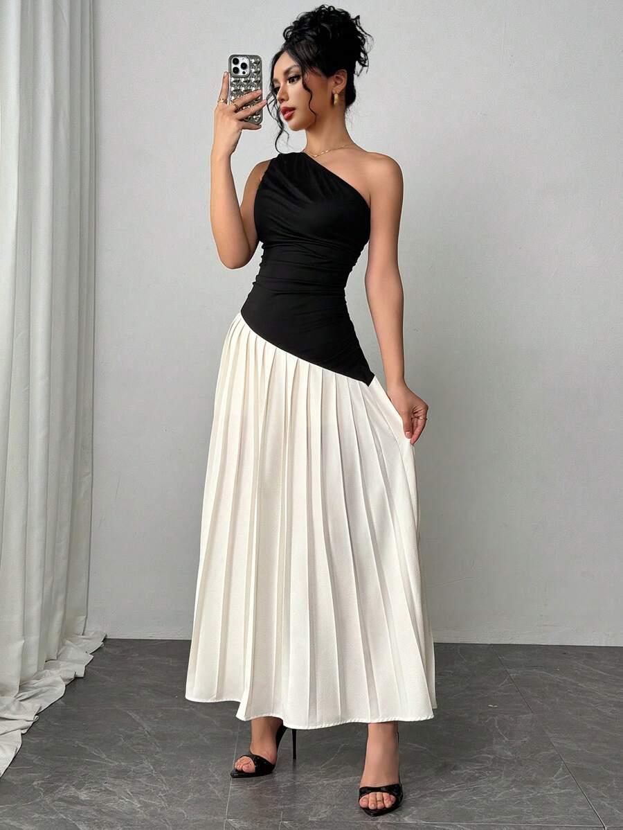 ELEGANCKA SUKIENKA Z PLISOWANIEM