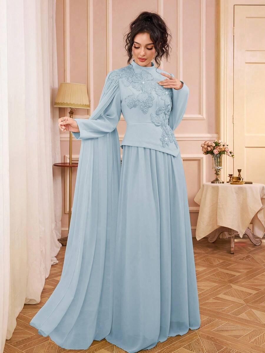 niebieska maxi sukienka zdobienie