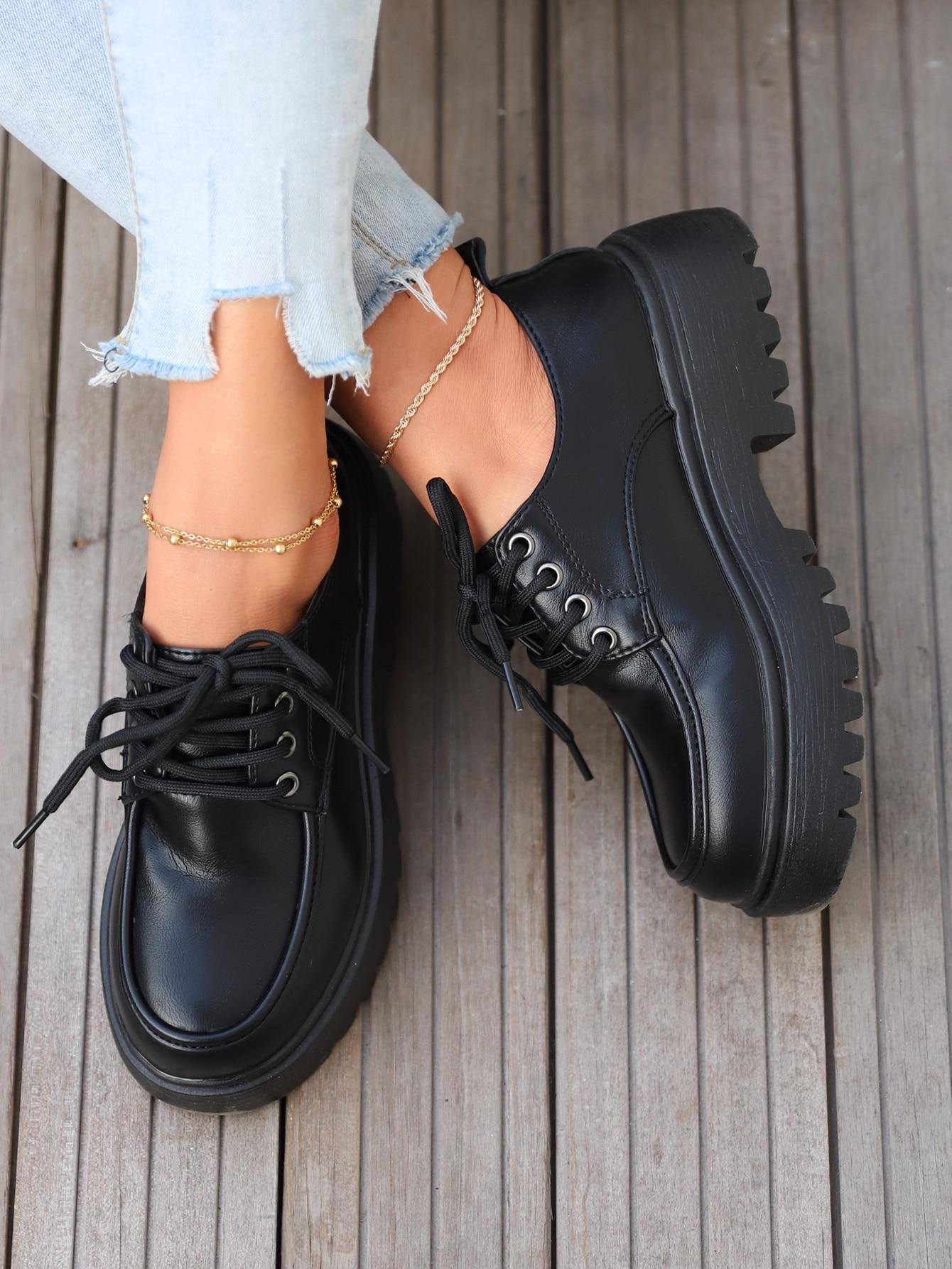CZARNE SZNUROWANE BUTY 