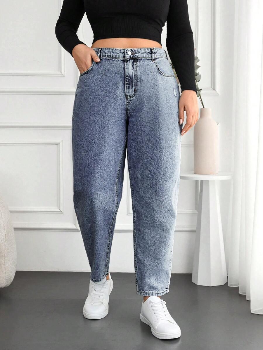 niebieskie spodnie jeans 