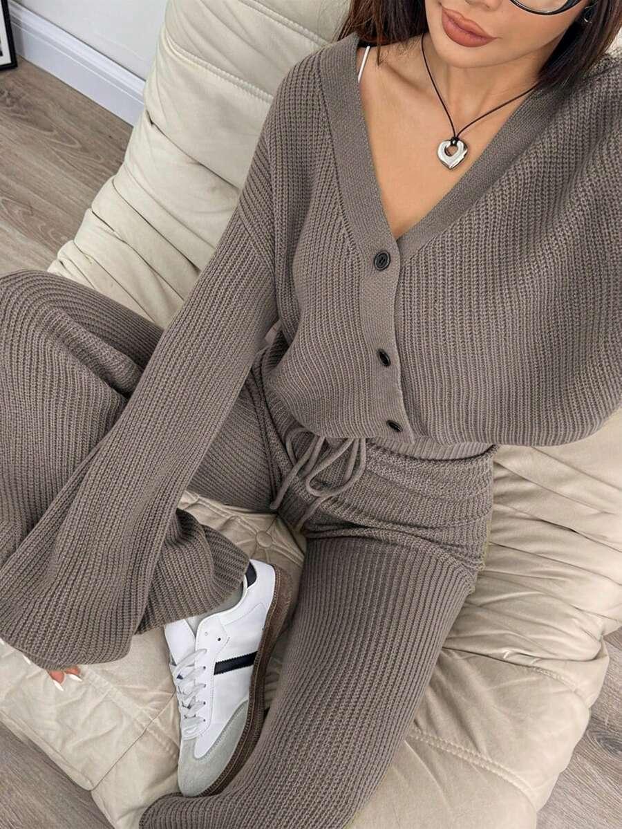 dzianinowy komplet sweter spodnie