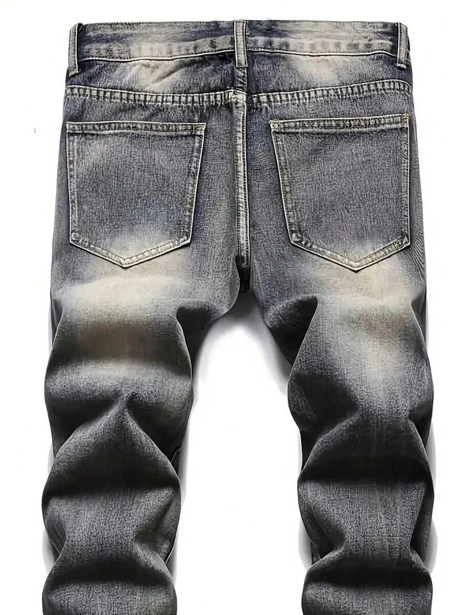 niebieskie spodnie jeans