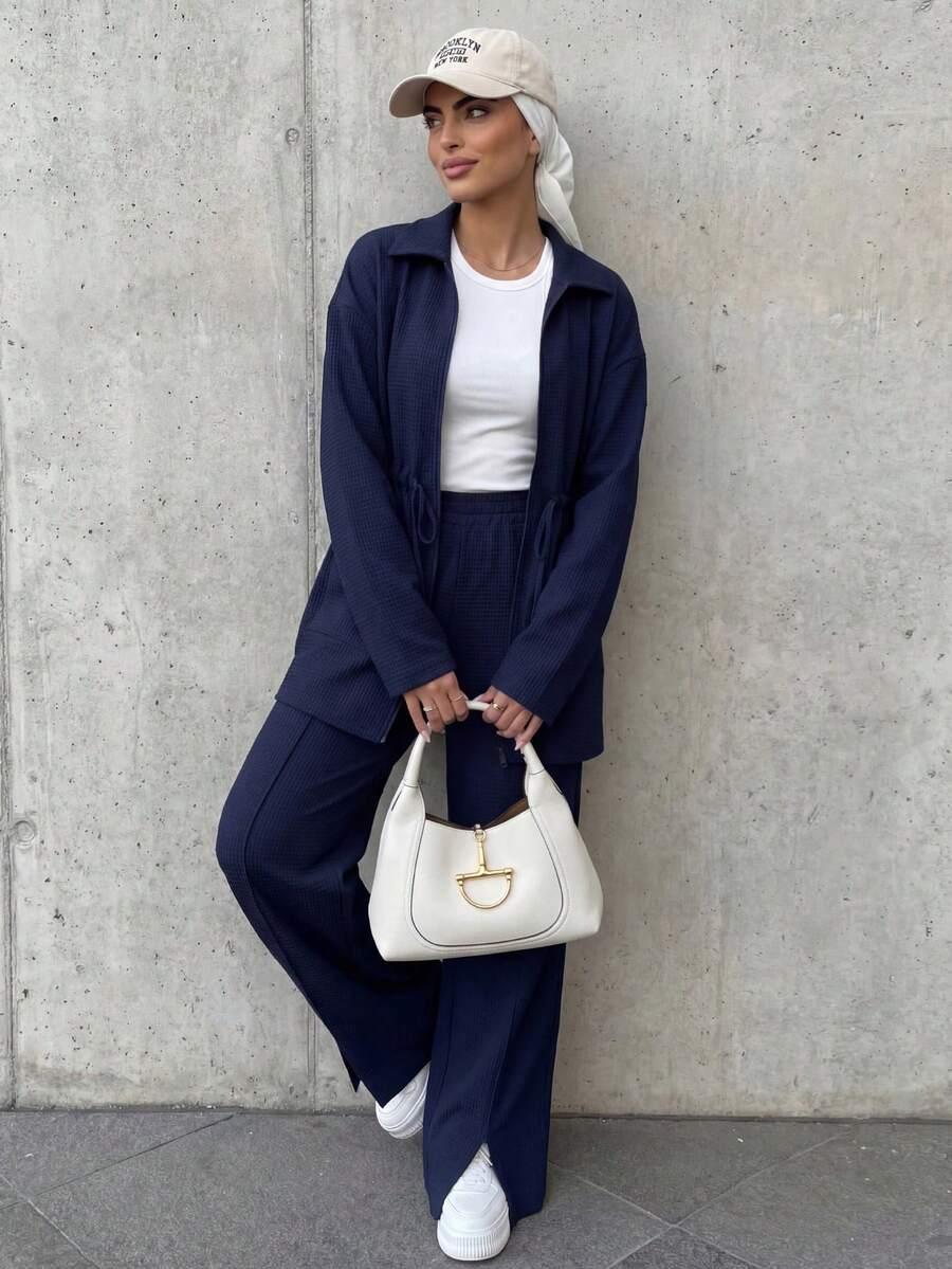 granatowa bluza zamek