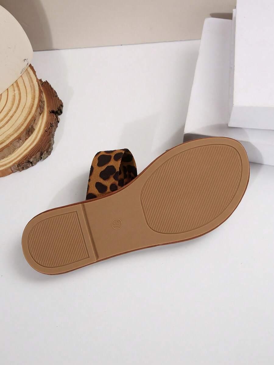 wsuwane klapki animal print