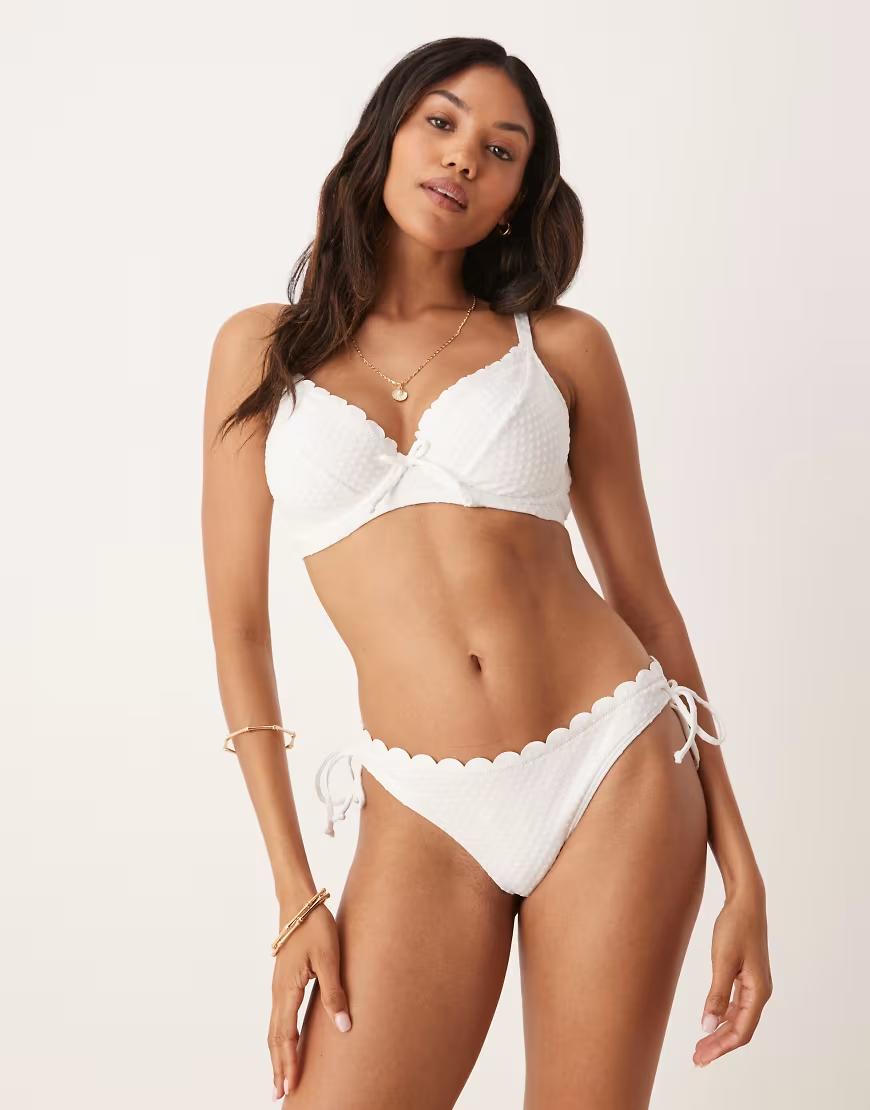 BIAŁY DÓŁ OD BIKINI