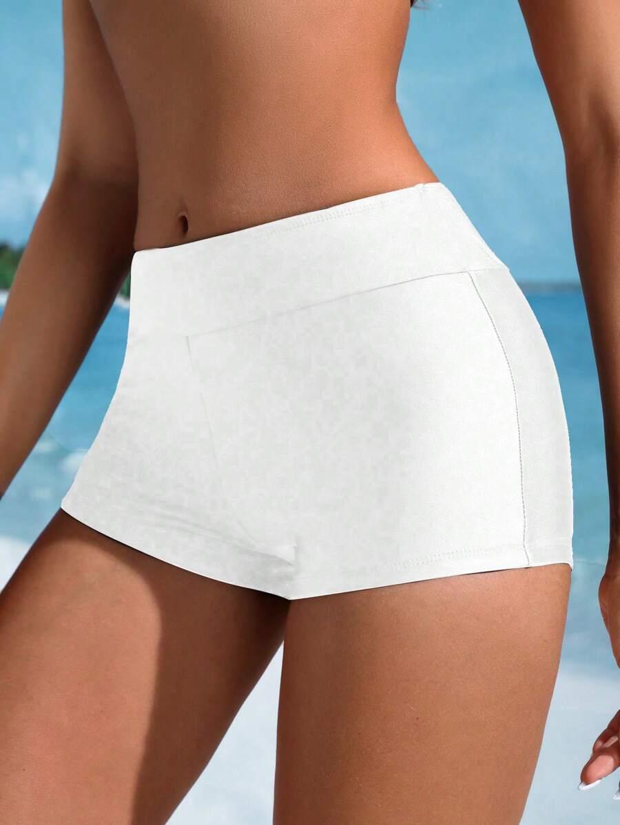 biały dół od bikini szorty
