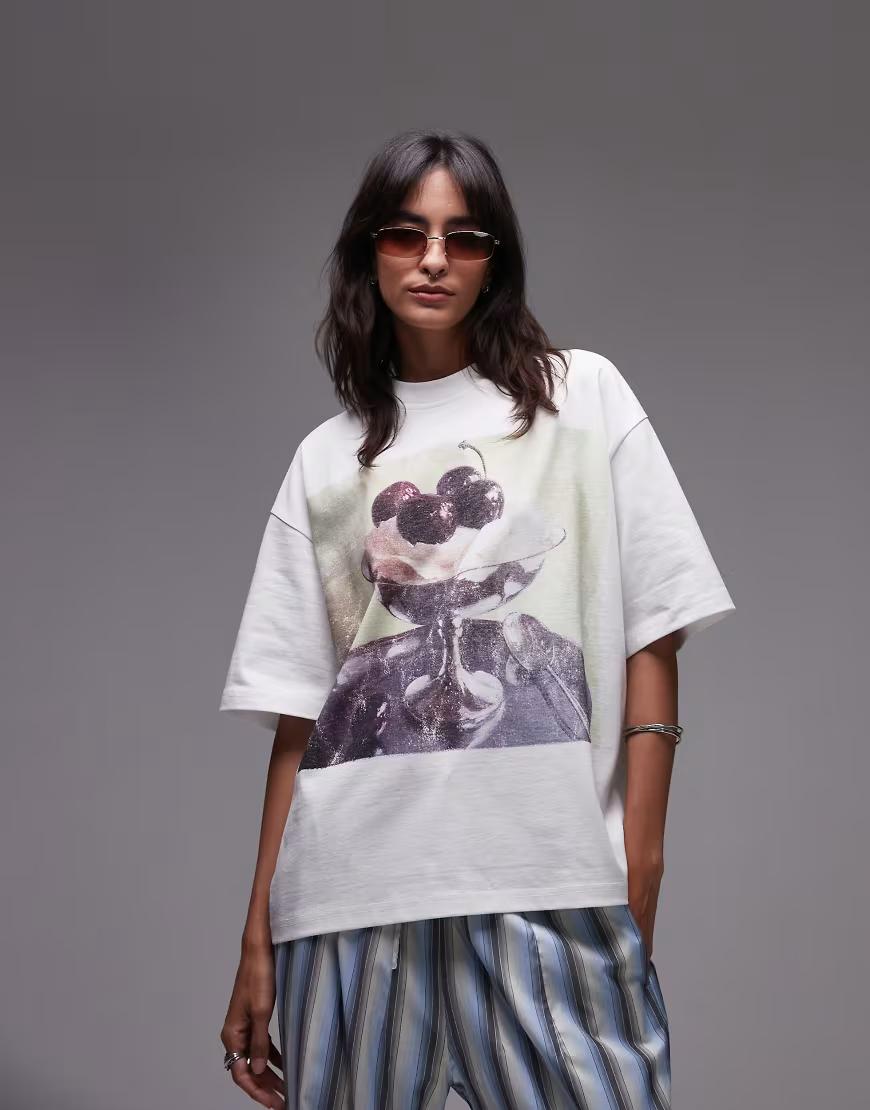BIAŁY T-SHIRT OVERSIZE OKRĄGŁY DEKOLT PRINT