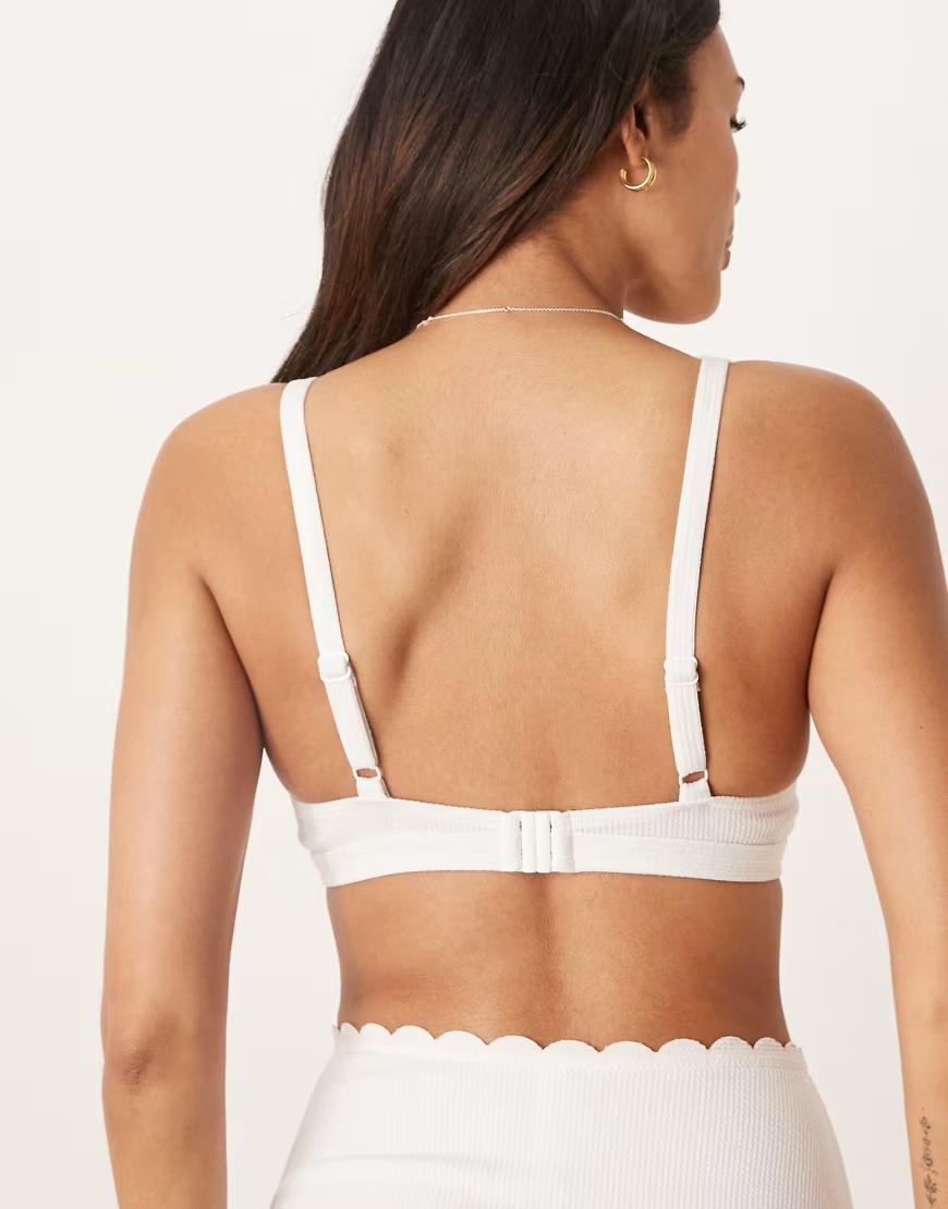 BIAŁA GÓRA OD BIKINI TEKSTURA
