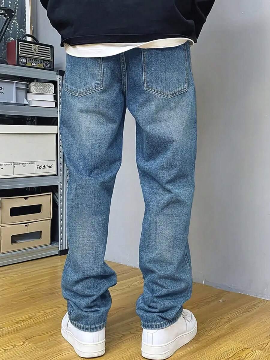 niebieskie spodnie jeans 