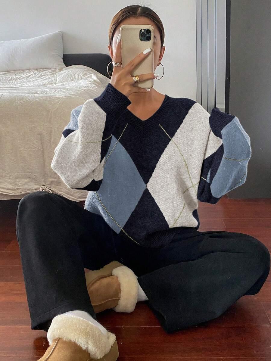 SWETER V-NECK PRINT