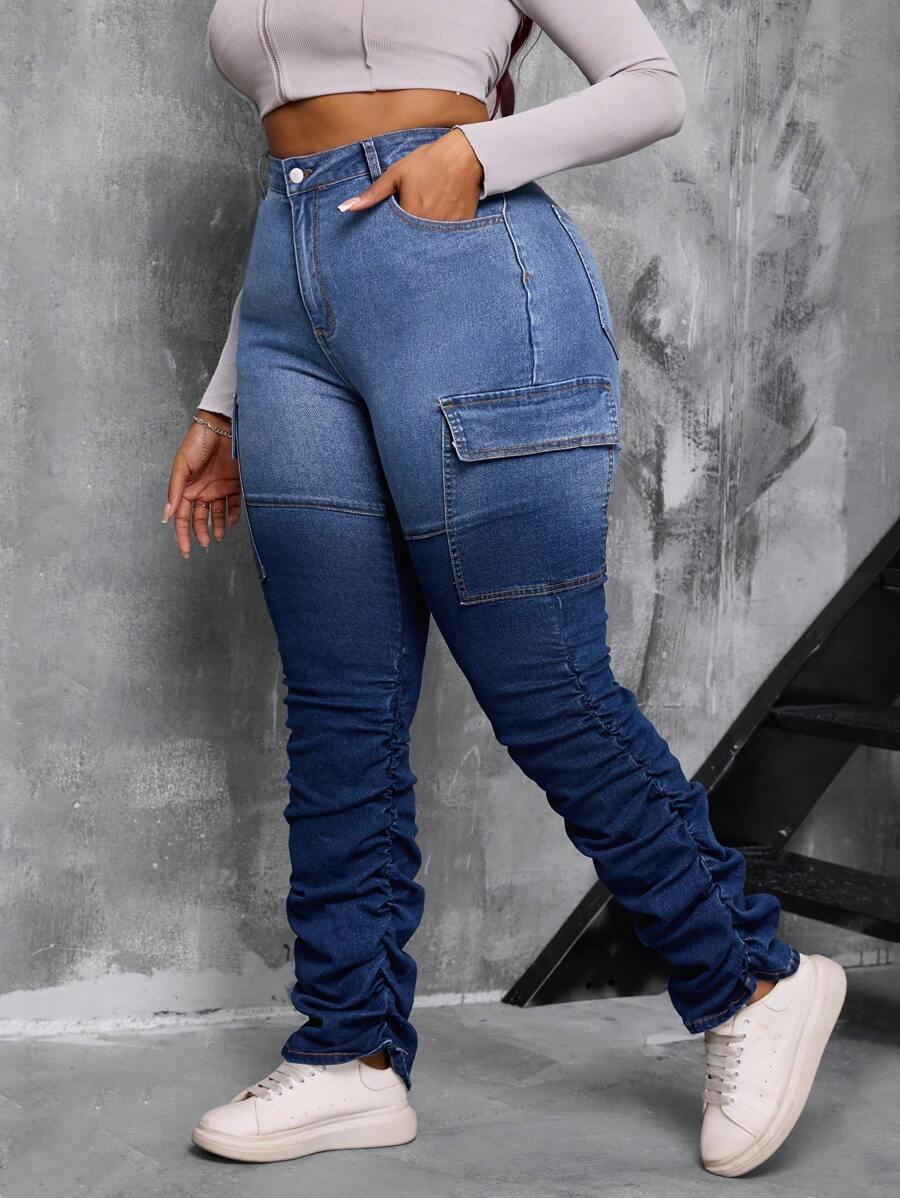 niebieskie spodnie jeans
