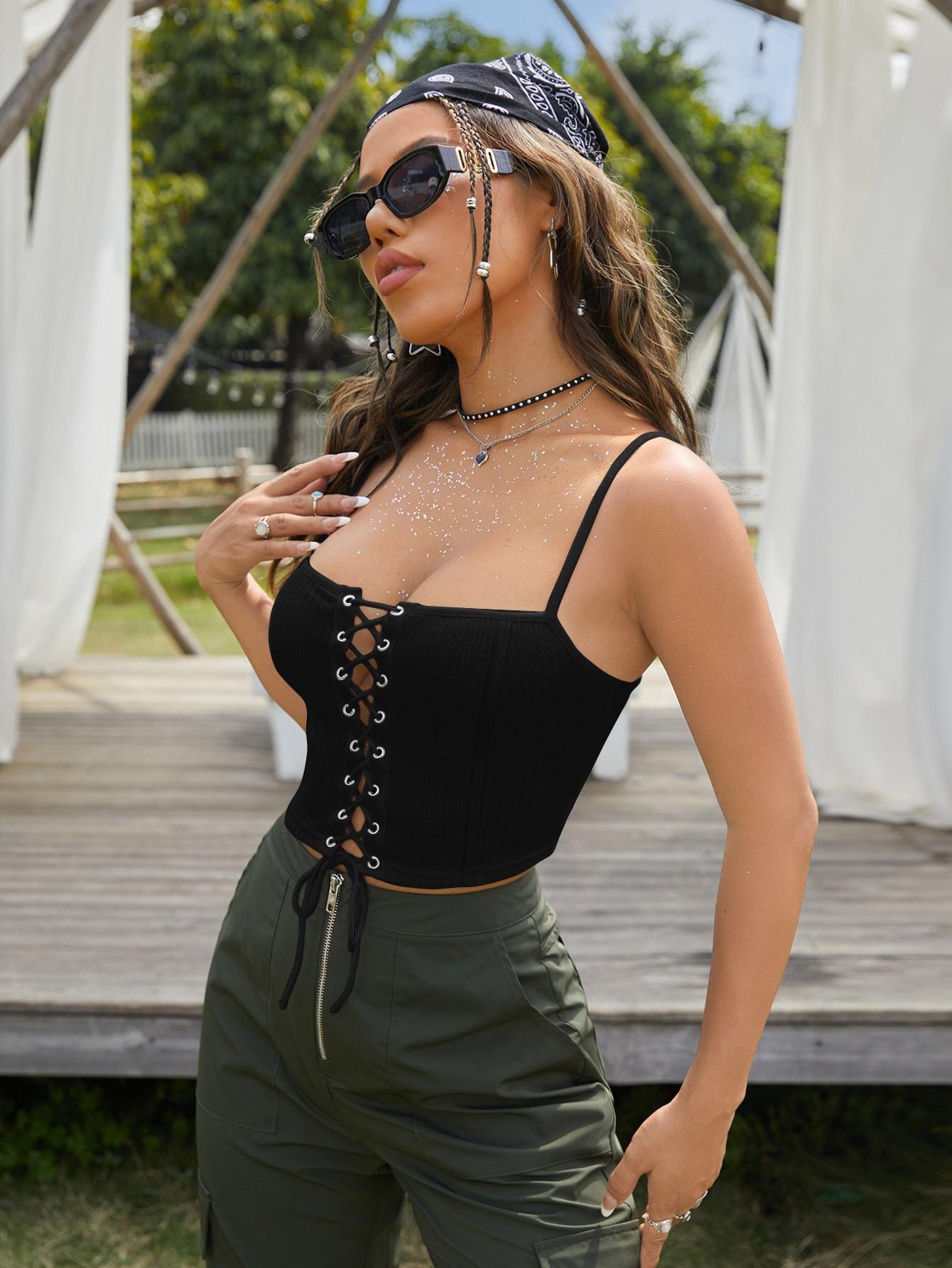 czarny crop top wiązanie