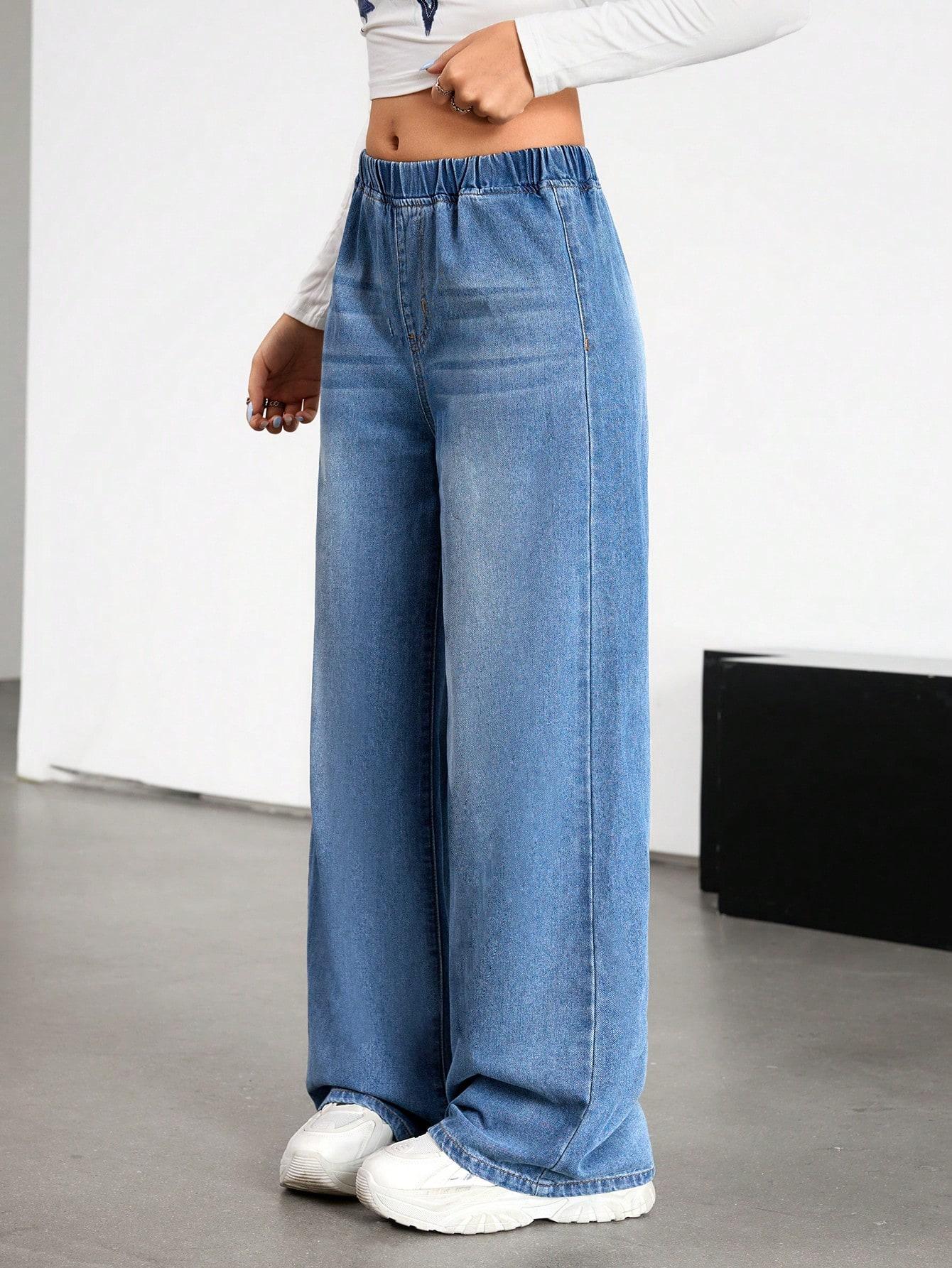 niebieskie spodnie jeans 