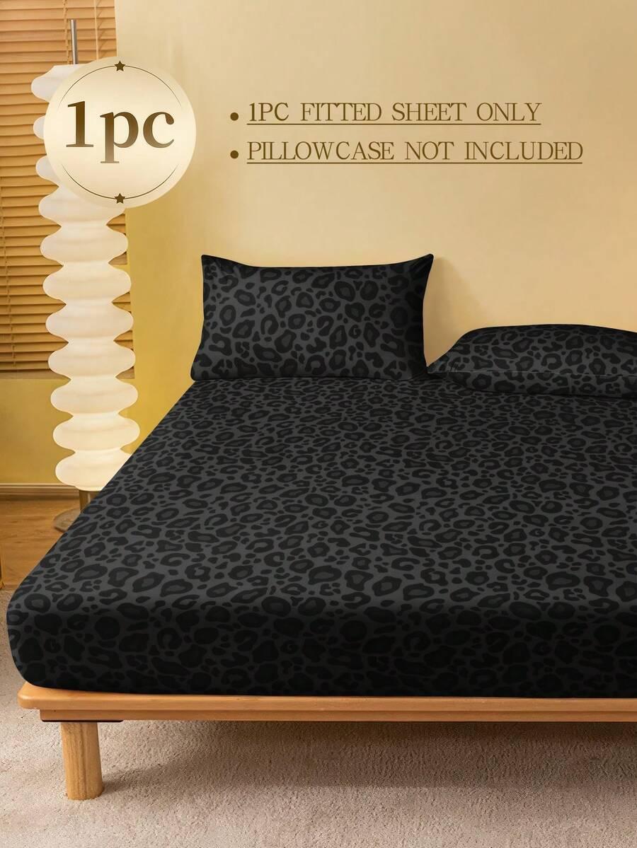 czarne prześcieradło animal print