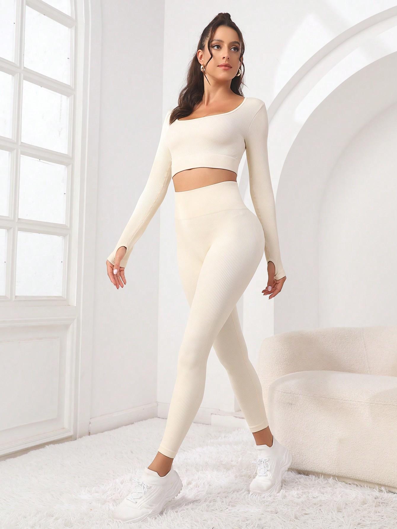 KREMOWY KOMPLET PRĄŻKI TOP LEGGINSY