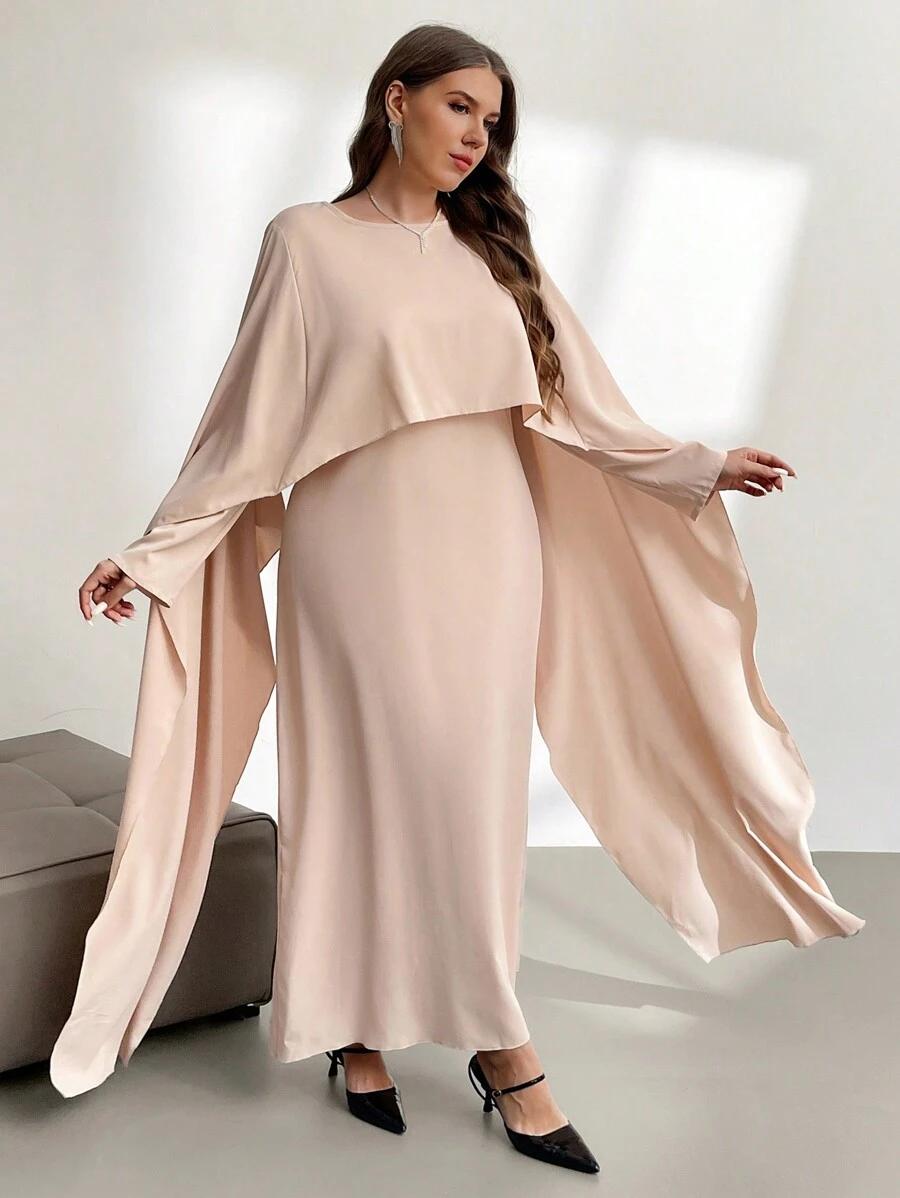 ELEGANCKA SUKIENKA MAXI Z PELERYNĄ 