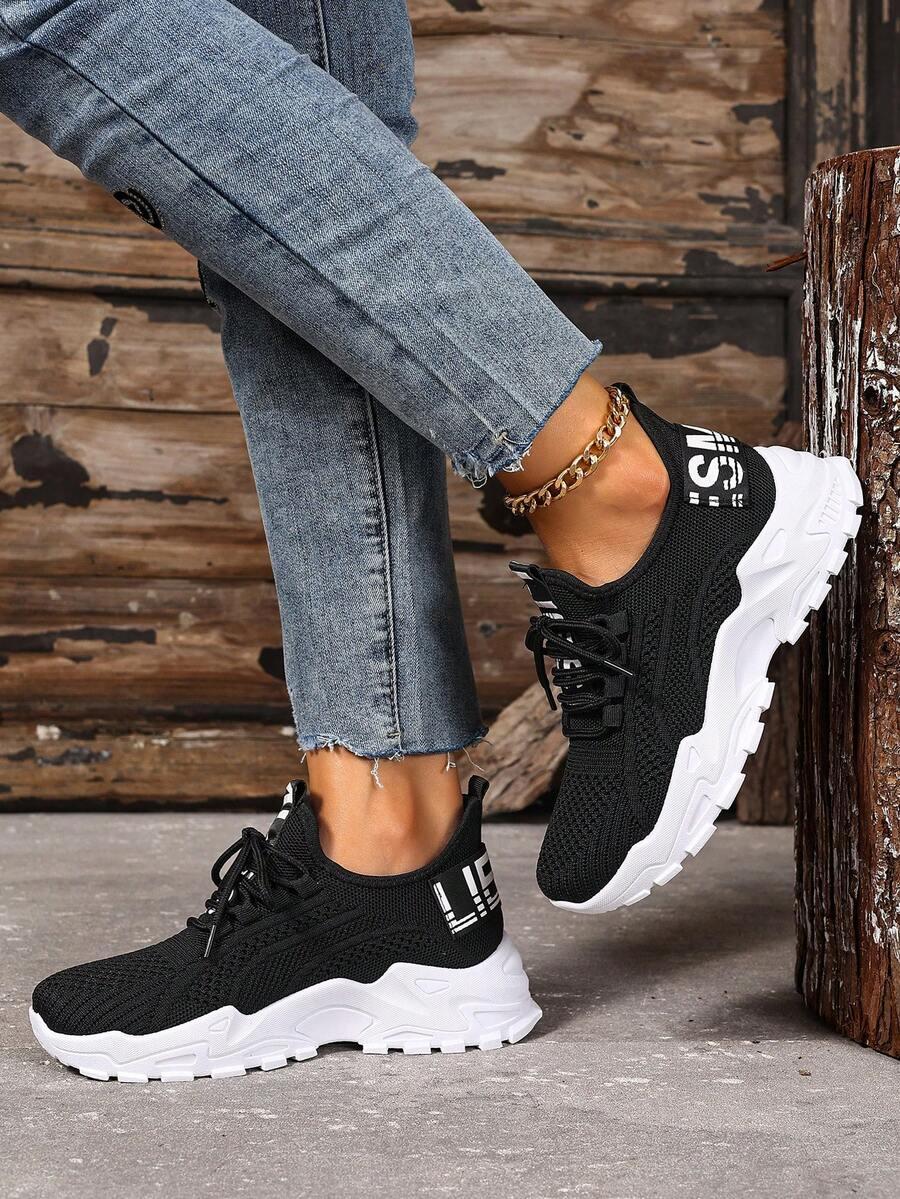 czarne sportowe buty