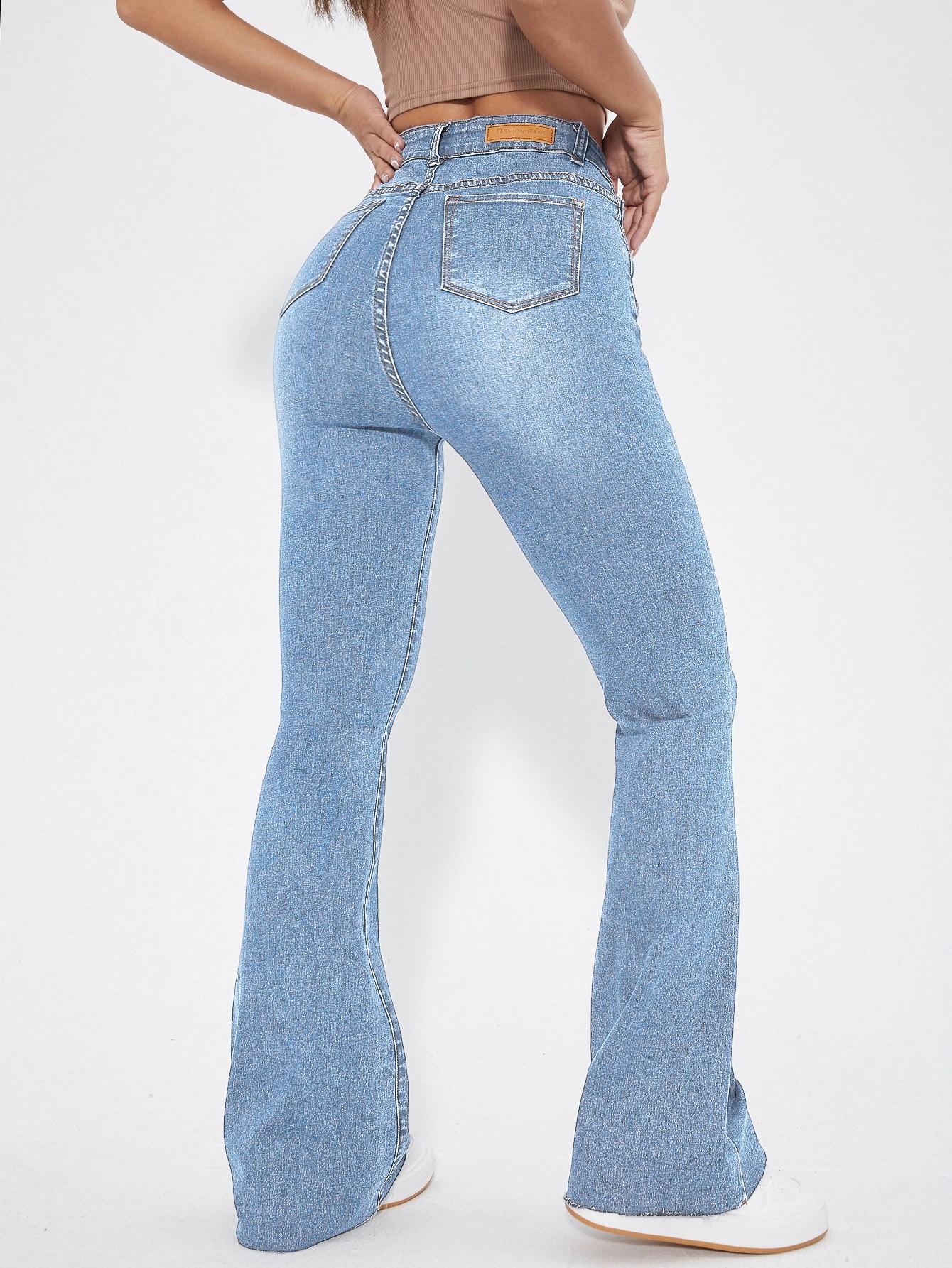 niebieskie spodnie jeans 