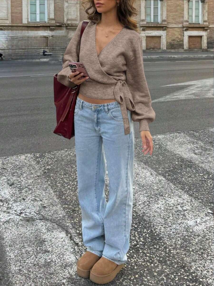 BEŻOWY SWETER KOPERTOWY DEKOLT