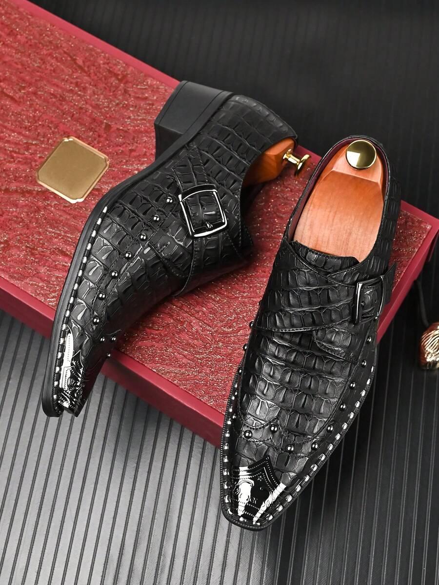czarne buty zdobienie