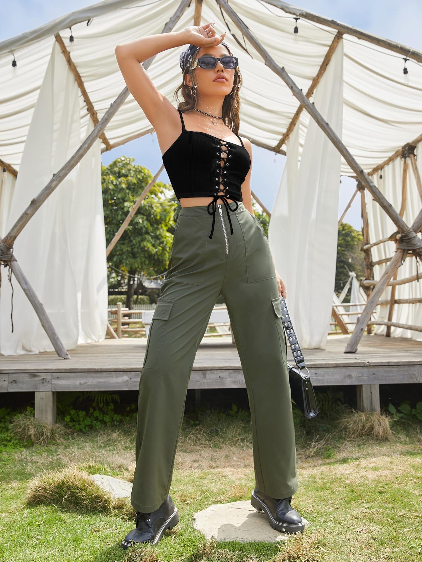 czarny crop top wiązanie