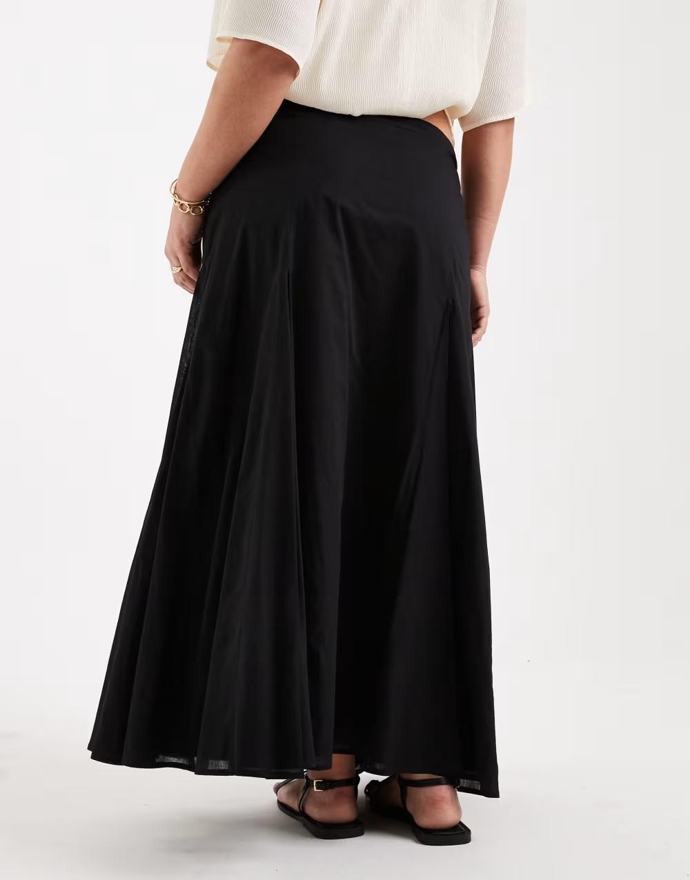 czarna rozkloszowana maxi spódnica