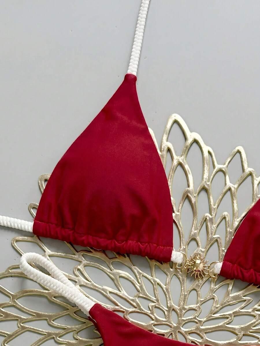 czerwona góra od bikini