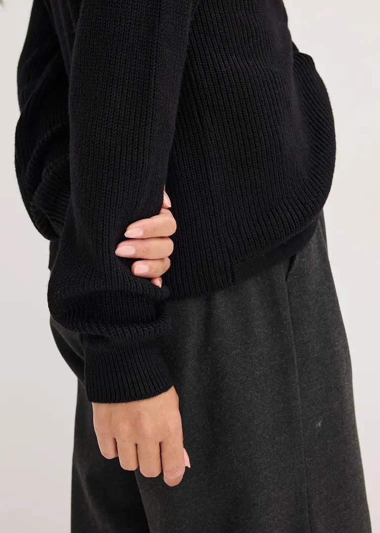 SWETER DAMSKI GŁĘBOKI DEKOLT REGULAR