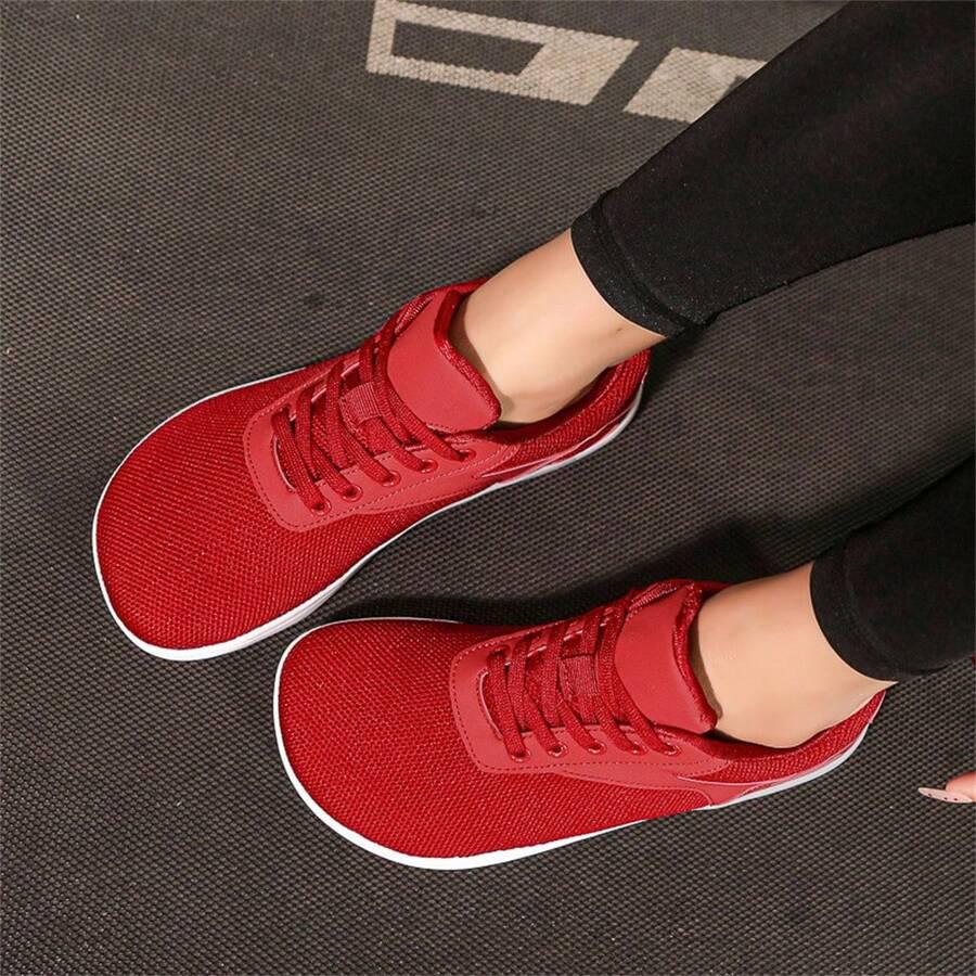 sznurowane buty sportowe 