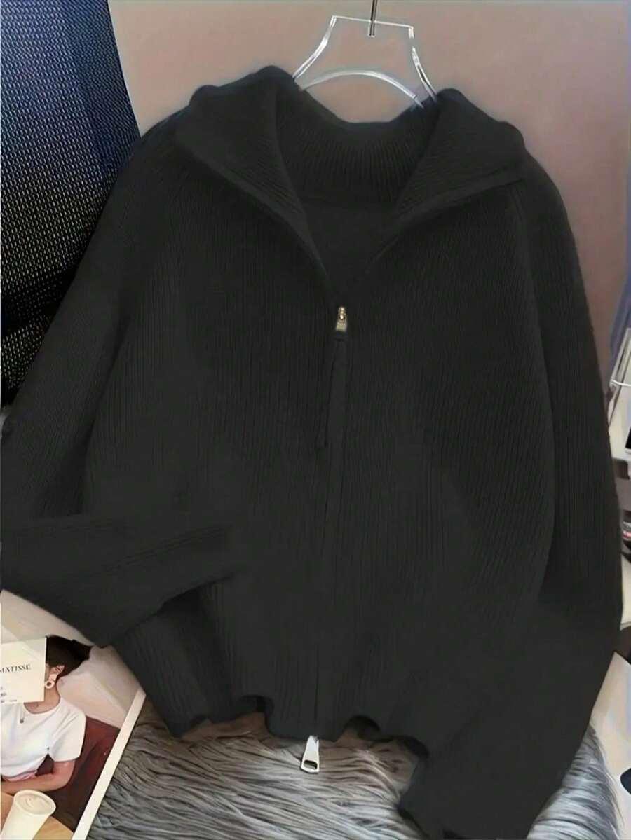 czarny sweter zamek