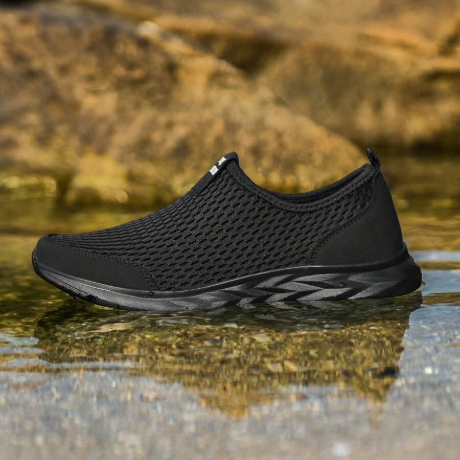 czarne buty sportowe
