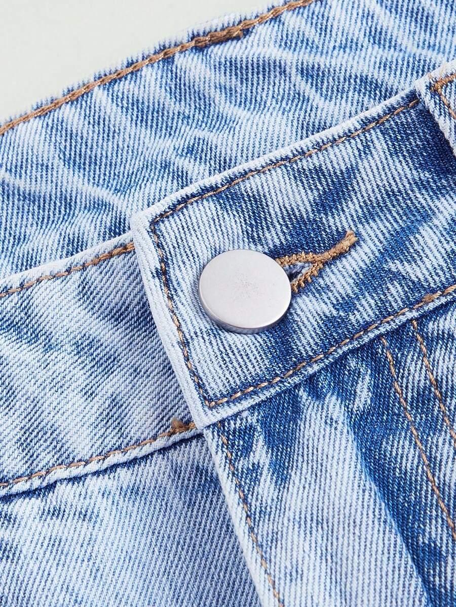 niebieskie spodnie jeans 