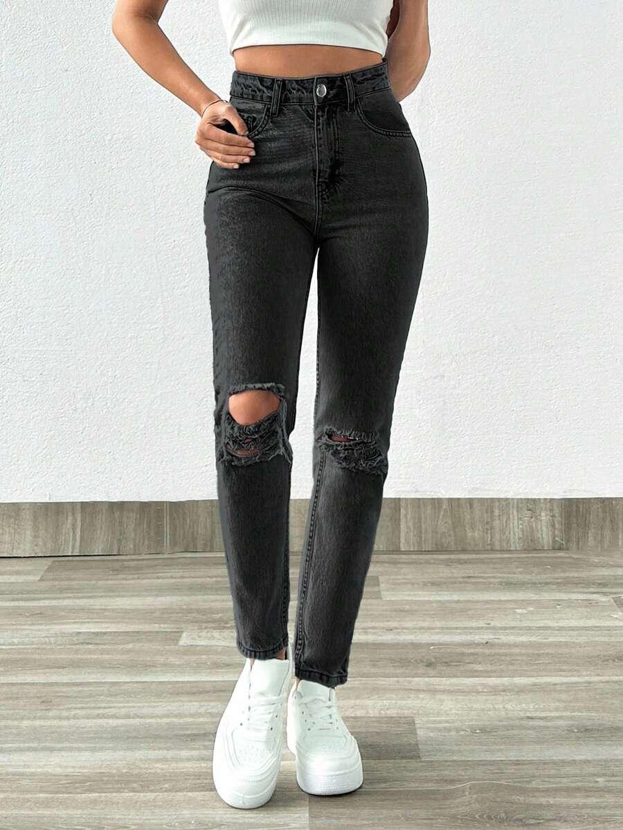 czarne spodnie mom jeans