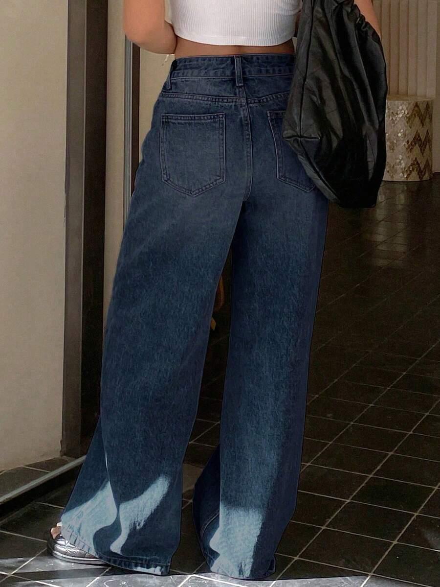 niebieskie spodnie jeans 