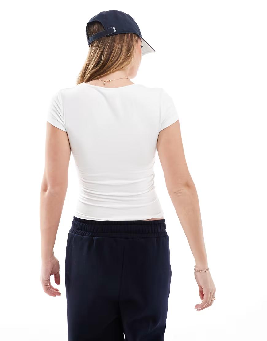 BIAŁY TOP Z KRÓTKIM RĘKAWEM