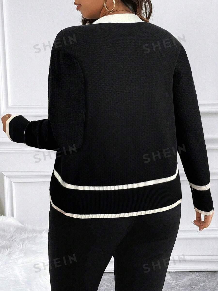SWETER GUZIKI DEKOLT V