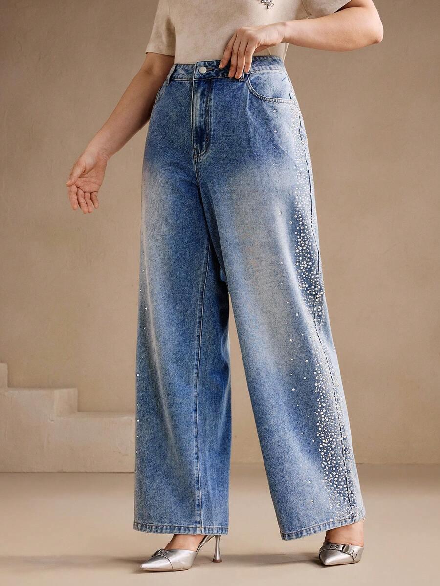 niebieskie spodnie jeans