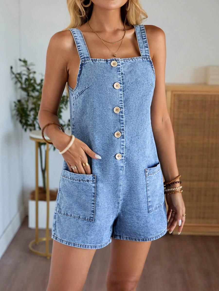 niebieski kombinezon jeans