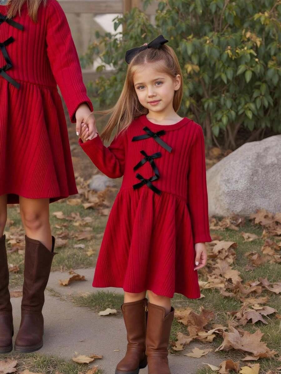 ELEGANCKA SUKIENKA  Z OKRĄGŁYM DEKOLTEM