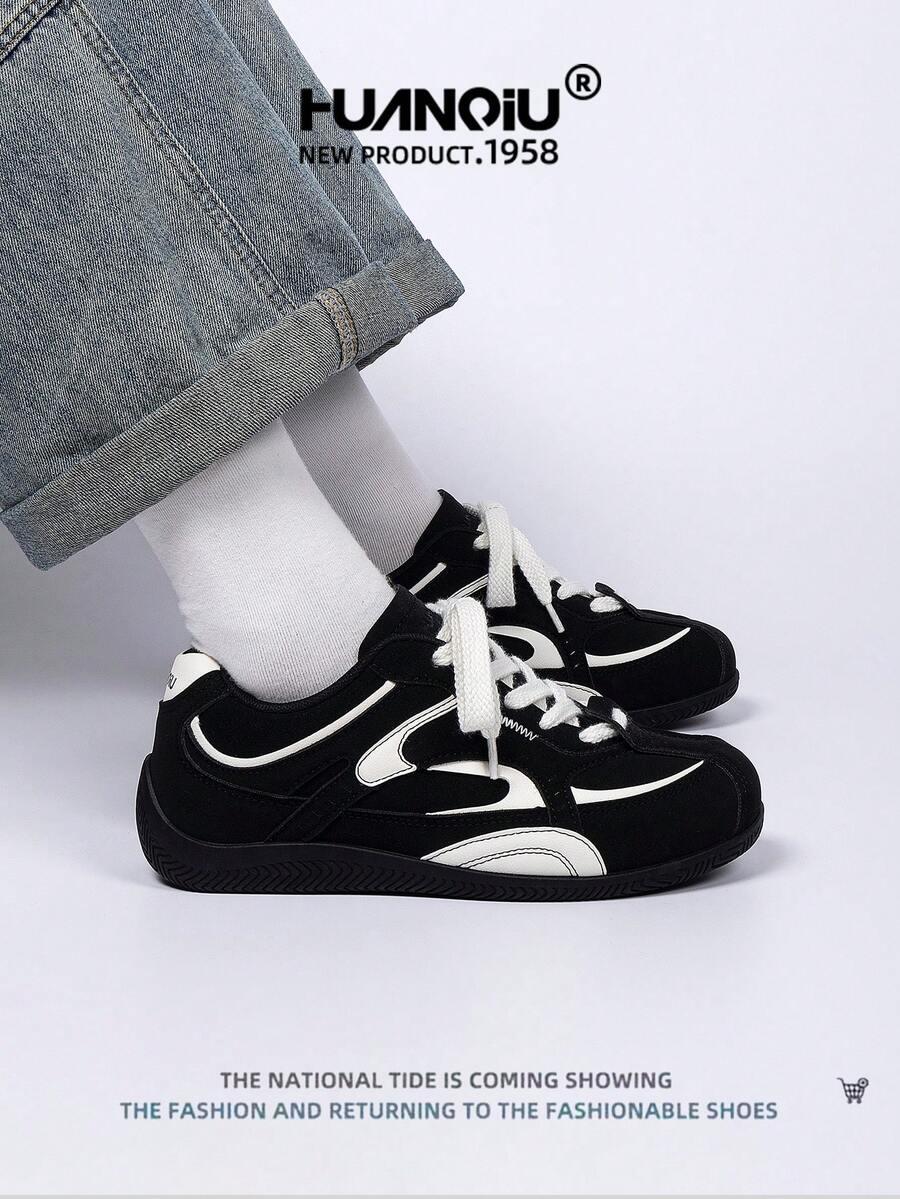czarne buty sportowe