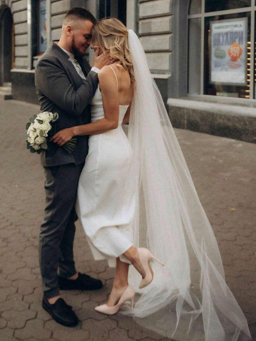 biały welon tiul