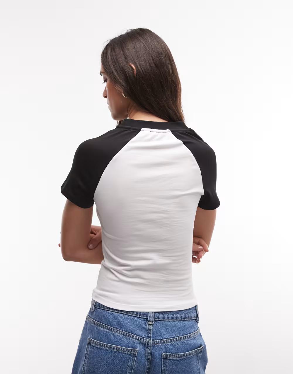 klasyczny t-shirt kontrast print
