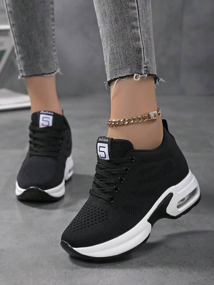 czarne buty sportowe