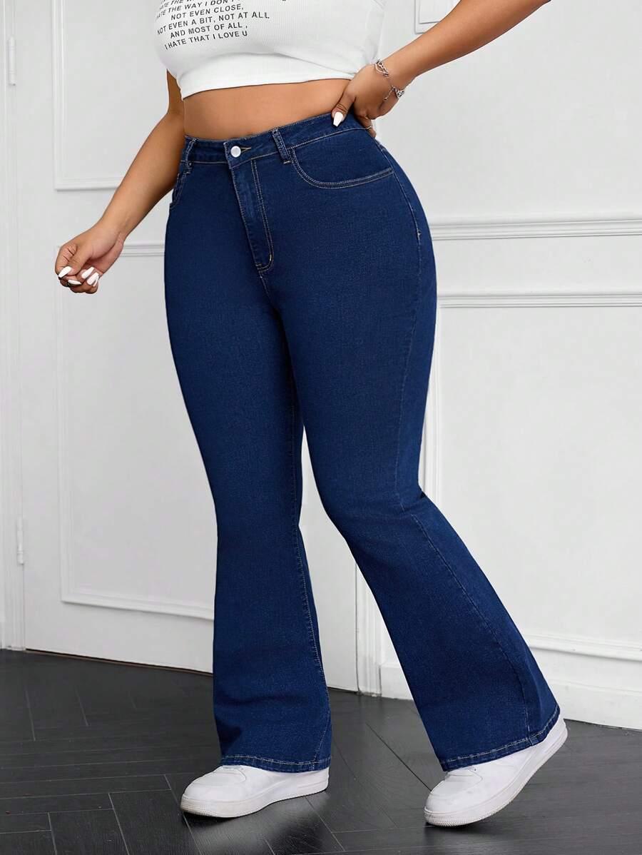 niebieskie spodnie jeans